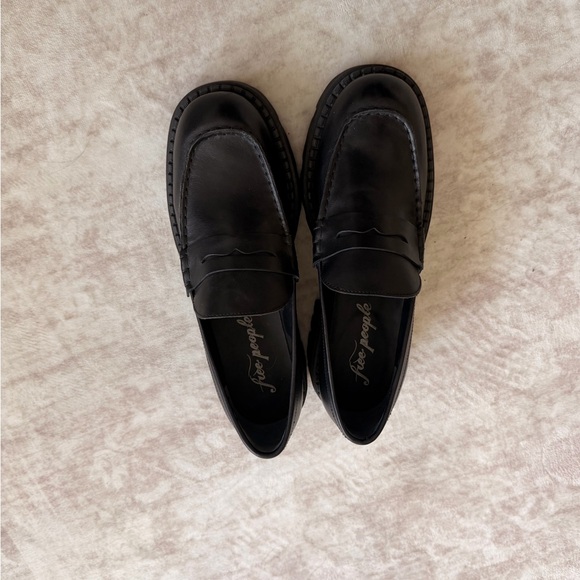 NEW Free People Lyra Lug Sole Loafer- Women's Classic Slip-On - Picture 4 of 9